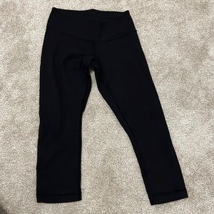 Lululemon size 6 - black crop leggings
